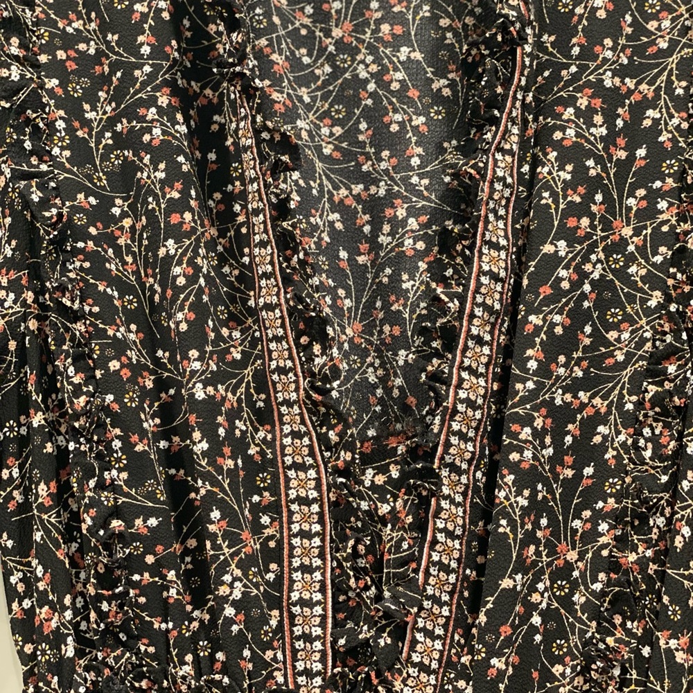 Elegant Black Floral Dress - Picture 5 of 7